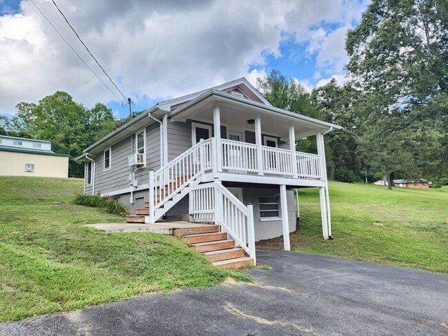 Building Photo - Swannanoa Cottage