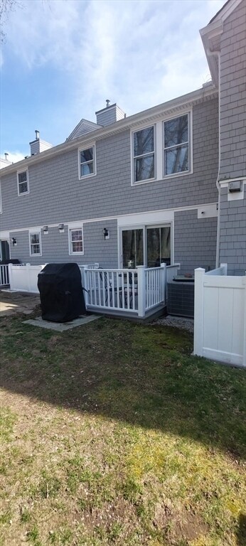 Building Photo - 442 Dana Farms