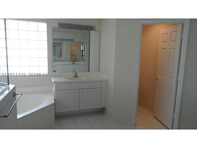 Building Photo - 2101 SW 176th Ave