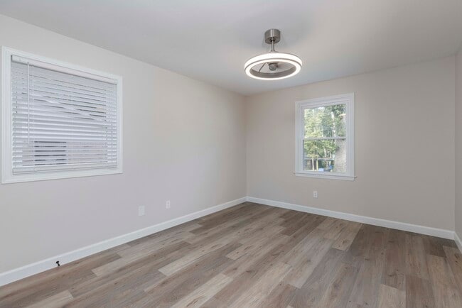 Building Photo - 6516 Bradford Dr