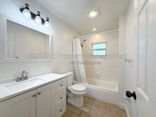 Building Photo - 631 SW 12th St
