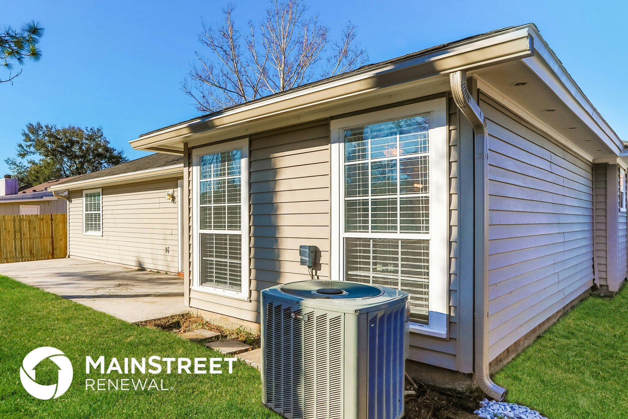 Building Photo - 7767 Pikes Peak Dr