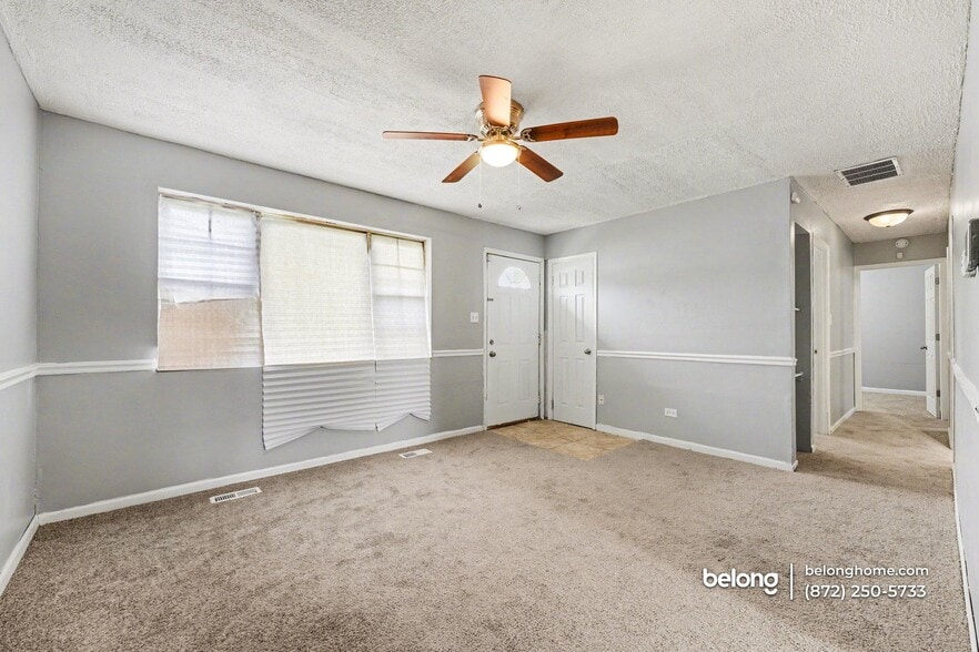 Building Photo - 631 Andover St