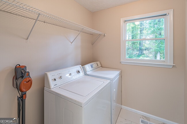 Building Photo - 5747 Starboard Ct