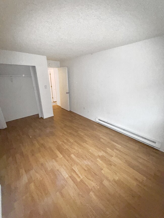 Building Photo - 15210 Macadam Rd S