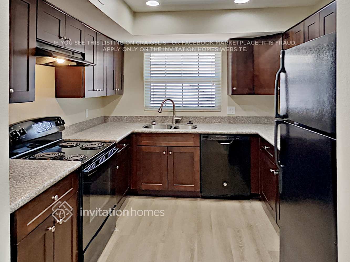 Building Photo - 3729 W Villa Maria Dr