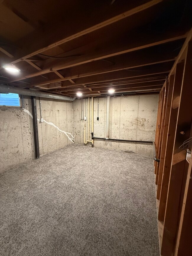 Building Photo - 822 29th St N