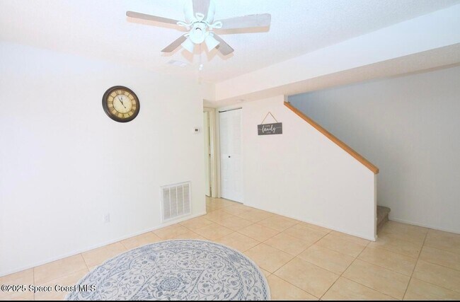 Building Photo - 1011 Abada Ct NE