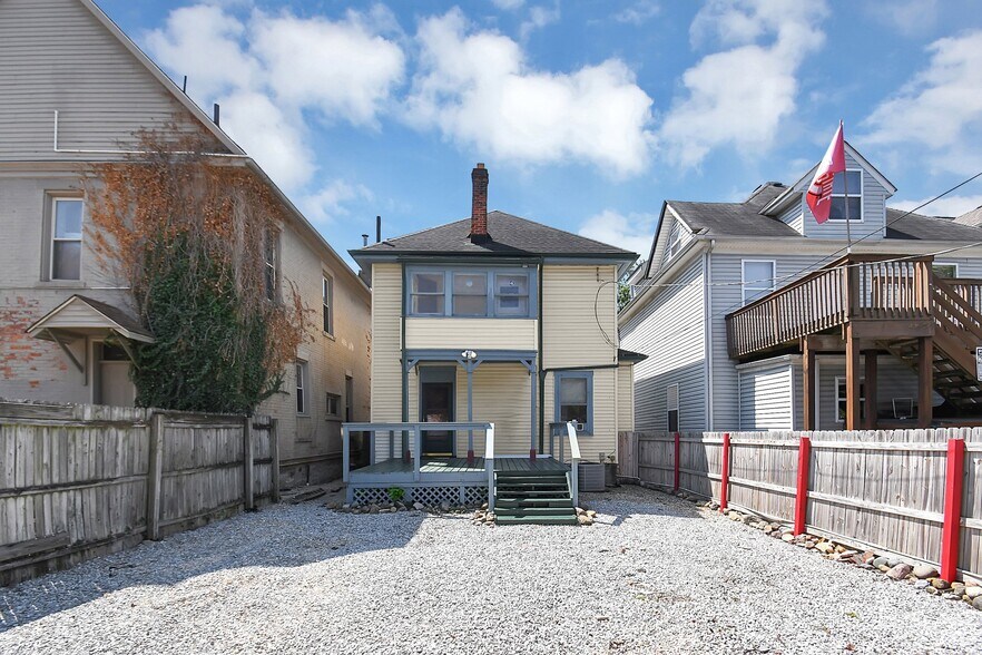 Building Photo - 30 W Norwich Ave