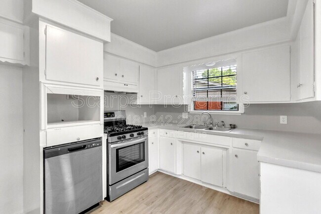 Building Photo - 1809 S Birch Ave