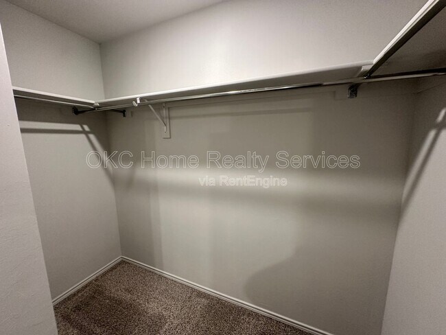 Building Photo - 618 NW 119th St