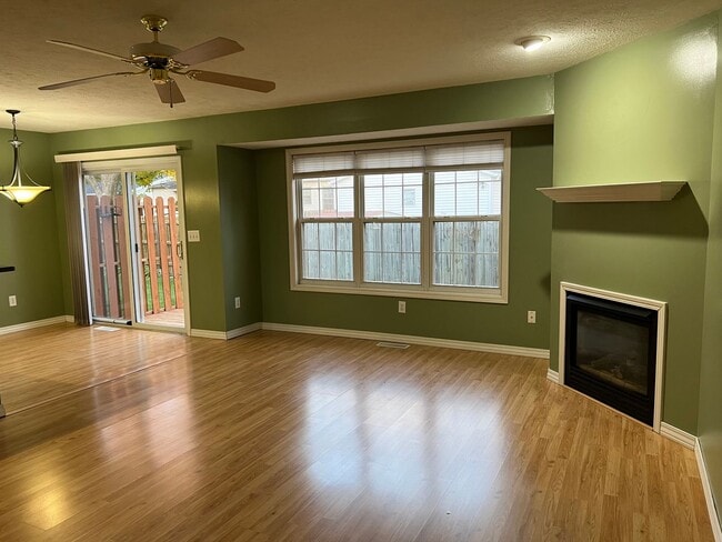 Building Photo - 1034 Doral Dr