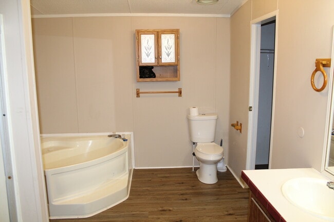 Building Photo - 4797 Briar Ct