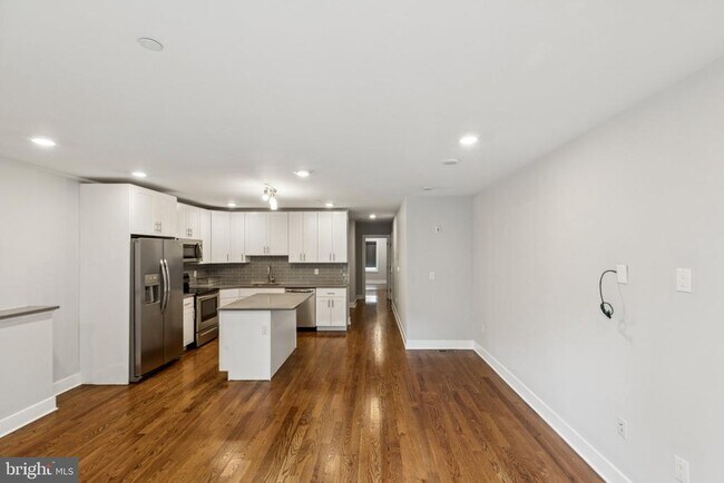 Building Photo - 814 N Uber St