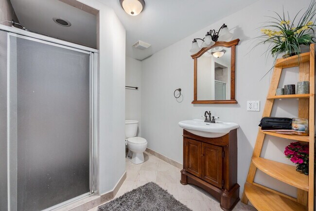 Building Photo - 5126 N Mission Dr