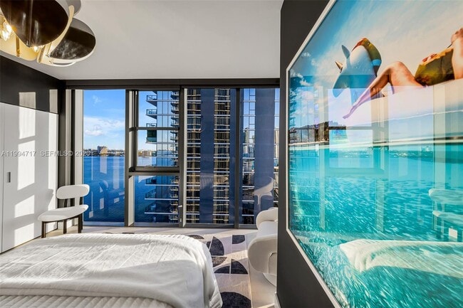 Building Photo - 700 NE 24th St