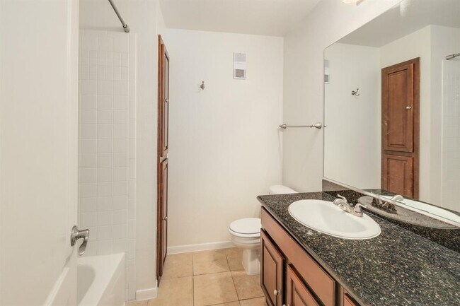 Building Photo - 6000 Shepherd Mountain Cove
