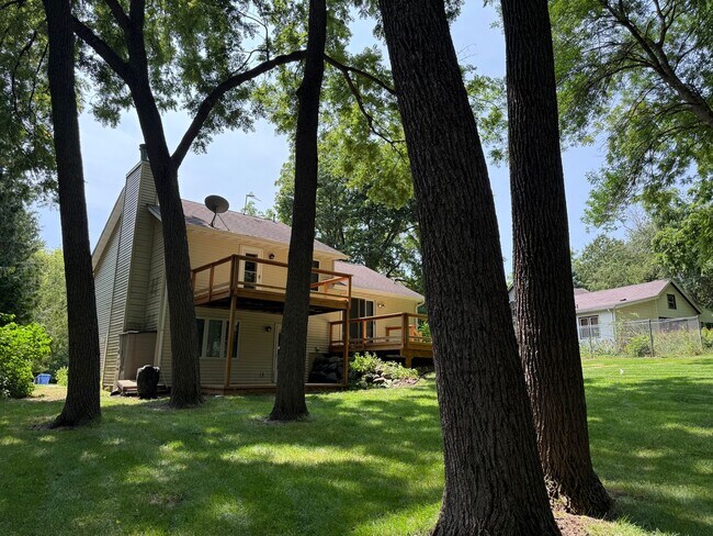 Building Photo - 6078 Croix Dr