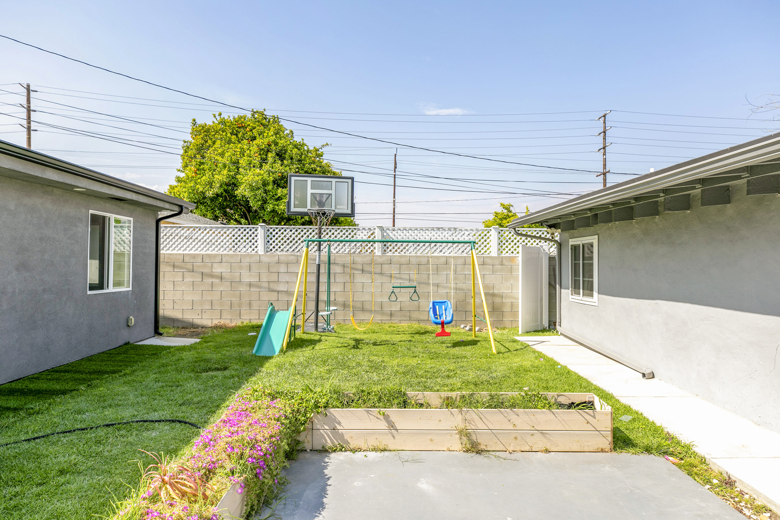 Building Photo - 1527 N Screenland Dr