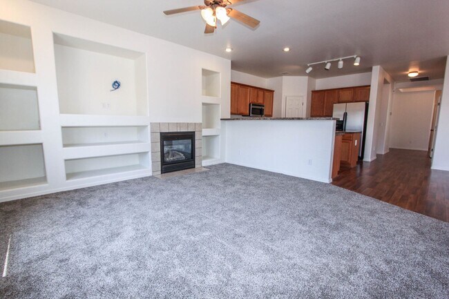 Building Photo - 607 N Cortina St