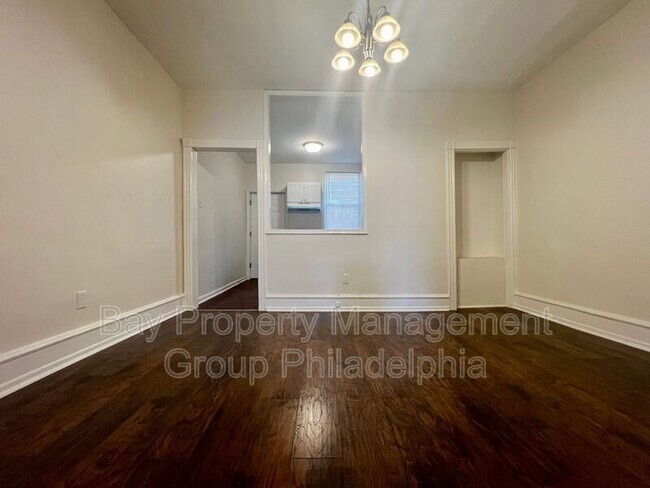 Building Photo - 2165 W Grange Ave