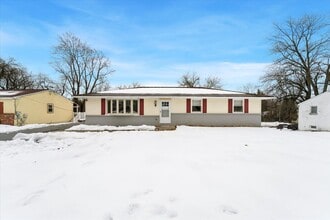 Building Photo - 3 bed 1 Bath Single family home in Valley Township