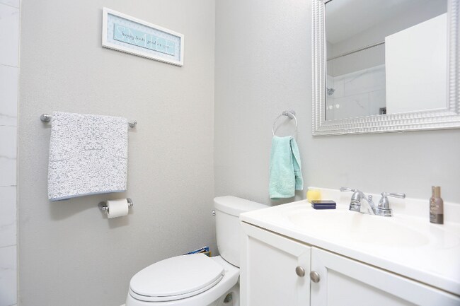 Building Photo - 514 Brightwood Pl
