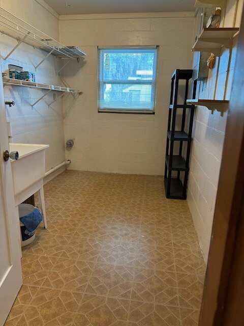 Building Photo - Lakeshore Gem with 3 Bedrooms and 2 Full Bathrooms in St. Cloud!