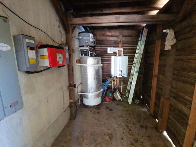 Building Photo - 4BD/2BA Eureka home close to schools, medical services