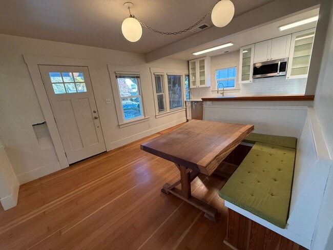 Building Photo - 323 Mountain View Ave