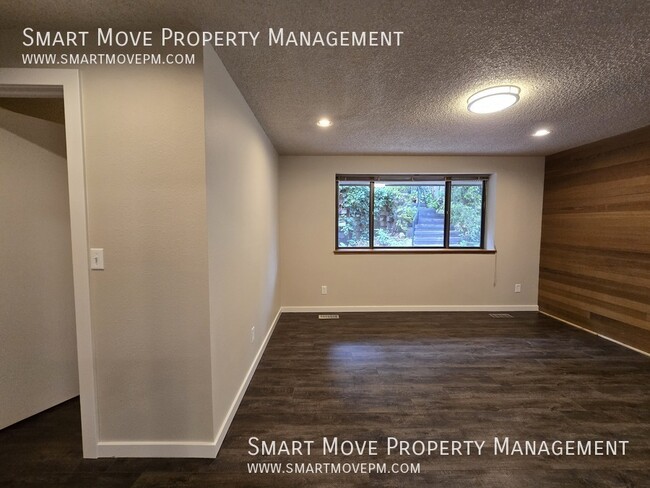 Building Photo - 945 Hearthstone Dr