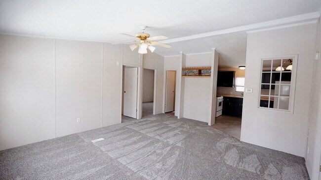 Building Photo - 210 N Walnut St