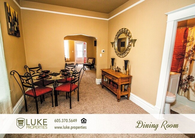 Building Photo - 803 S Main Ave