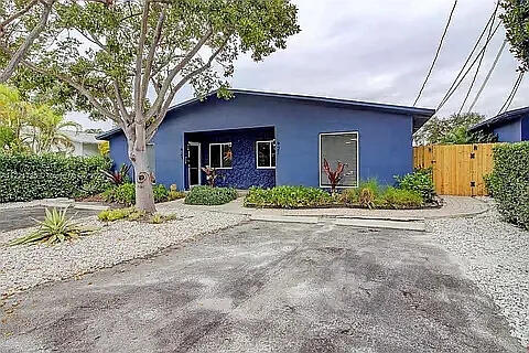 Building Photo - 917 Orange Isle
