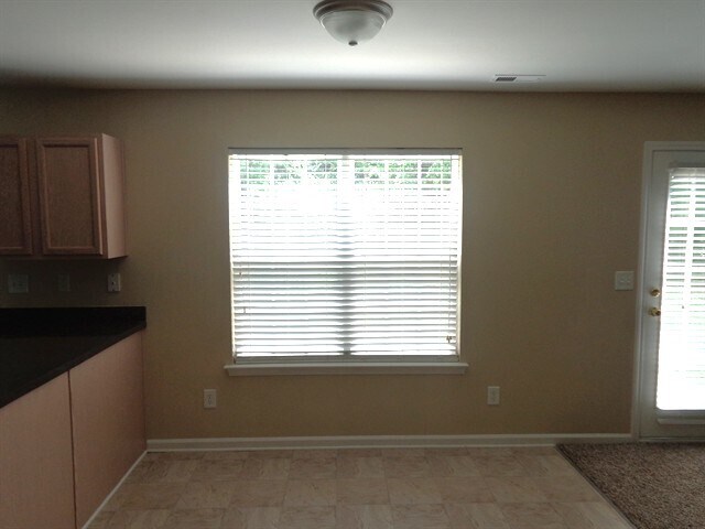 Building Photo - 4613 Cades Cove Dr