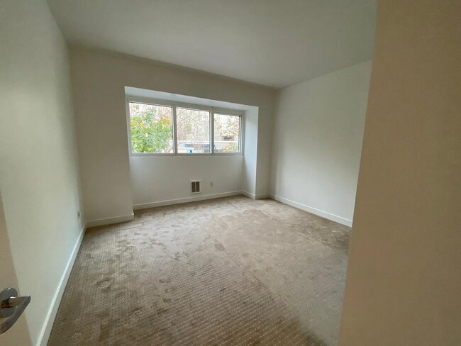 Building Photo - Stylish 1-Bedroom, 1-Bathroom Apartment in...