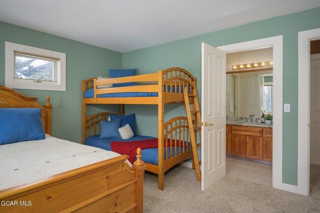 Building Photo - 508 Cranmer Ave