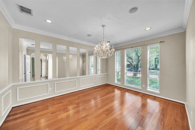 Building Photo - 1423 Meadow Lakes Dr