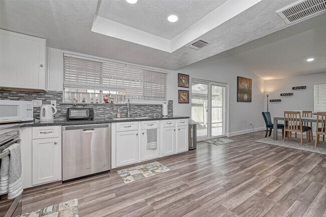 Building Photo - 11618 Corona Ln