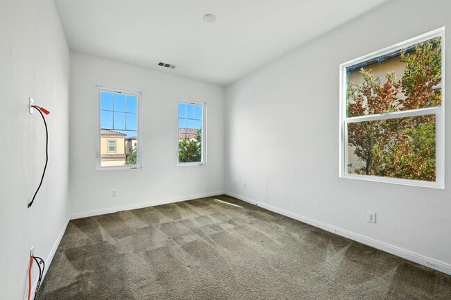 Building Photo - 970 Sea Glass Wy