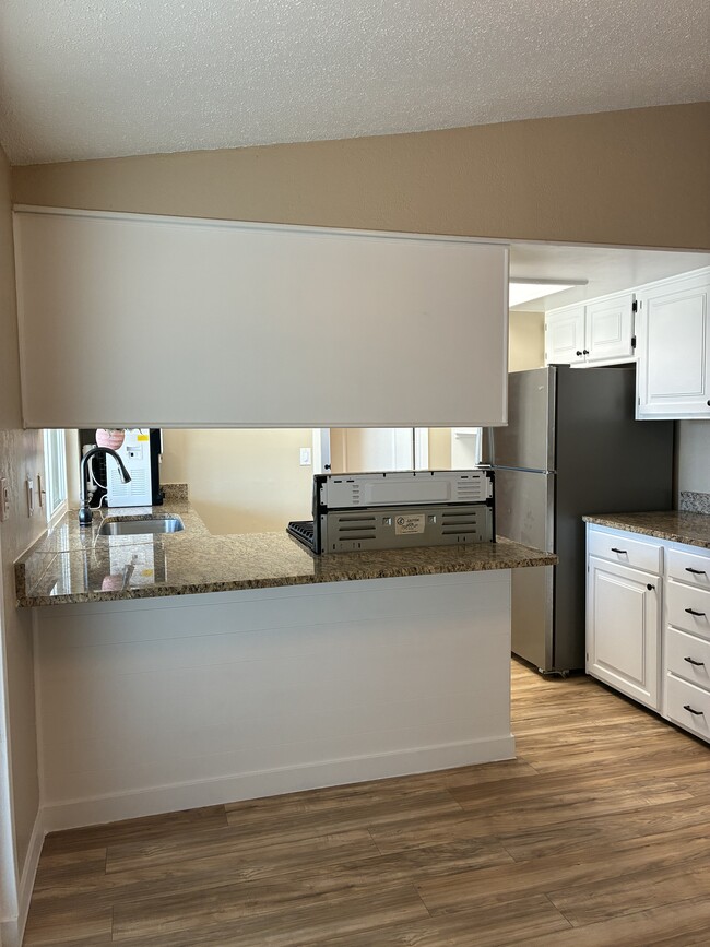 Building Photo - 5527 Carousel Dr