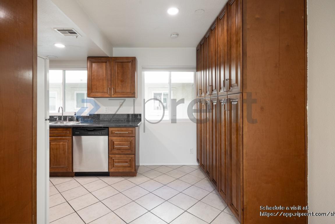 Building Photo - 4517 College Way