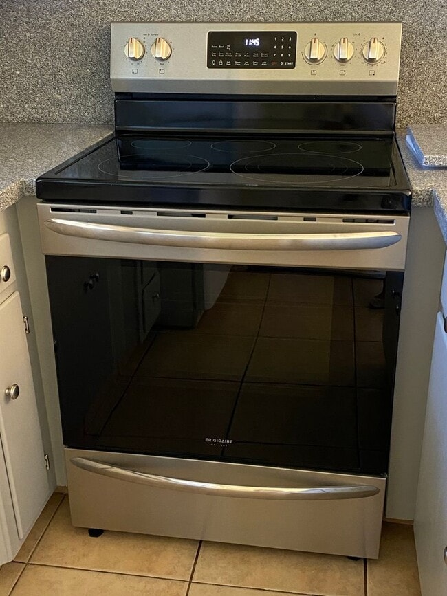 Building Photo - 2 bed/ 1 bath duplex near Downtown Vacaville