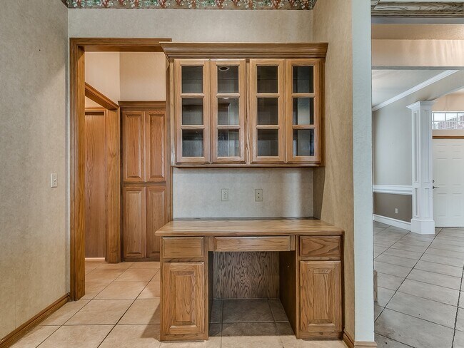 Building Photo - Stunning Open-Concept Home with Luxury Primary Suite & Outdoor Living