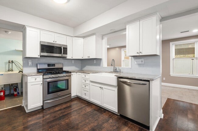 Building Photo - 6420 Thomas Paine Ct