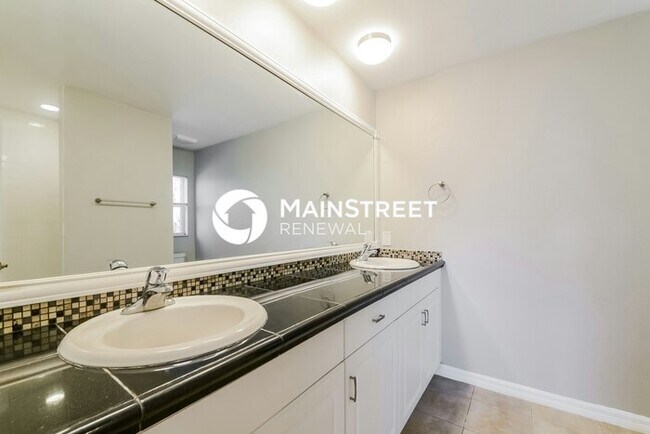 Building Photo - 4 Bedroom Pet-Friendly Home in NORTH PORT, FL with Main Street Renewal