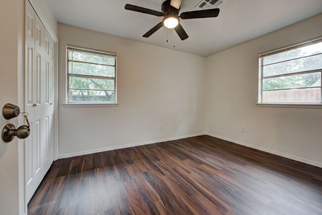 Building Photo - 1333 E Brooks St