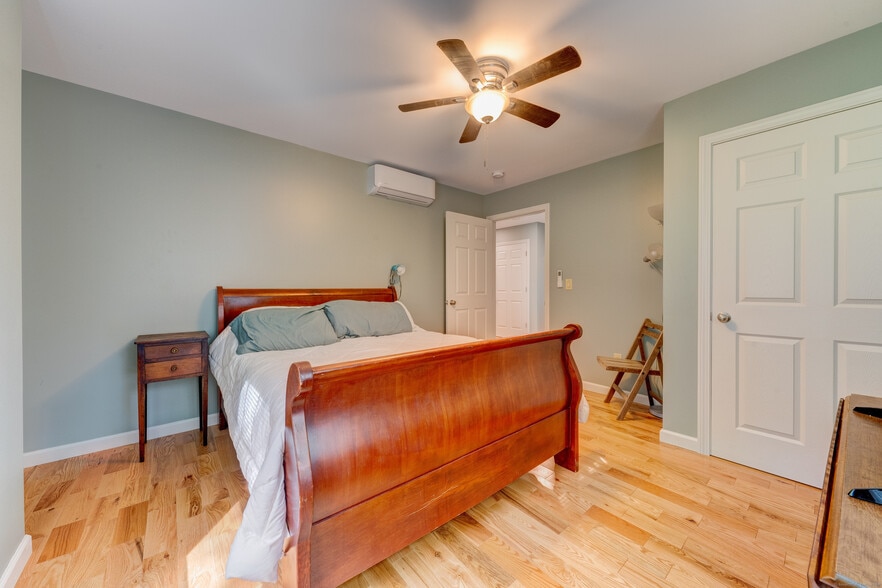 BR2 - 404 Bassetts Bridge Rd