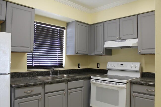 Building Photo - 3607 W Idlewild Ave