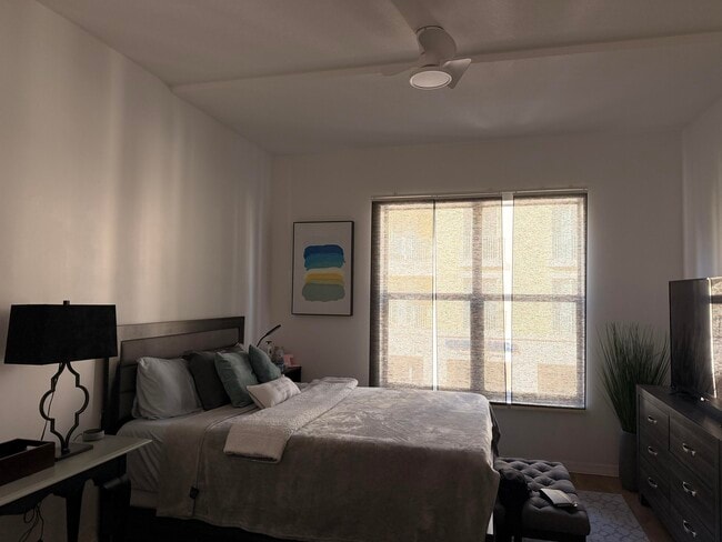 Building Photo - 1200 Town Center Dr